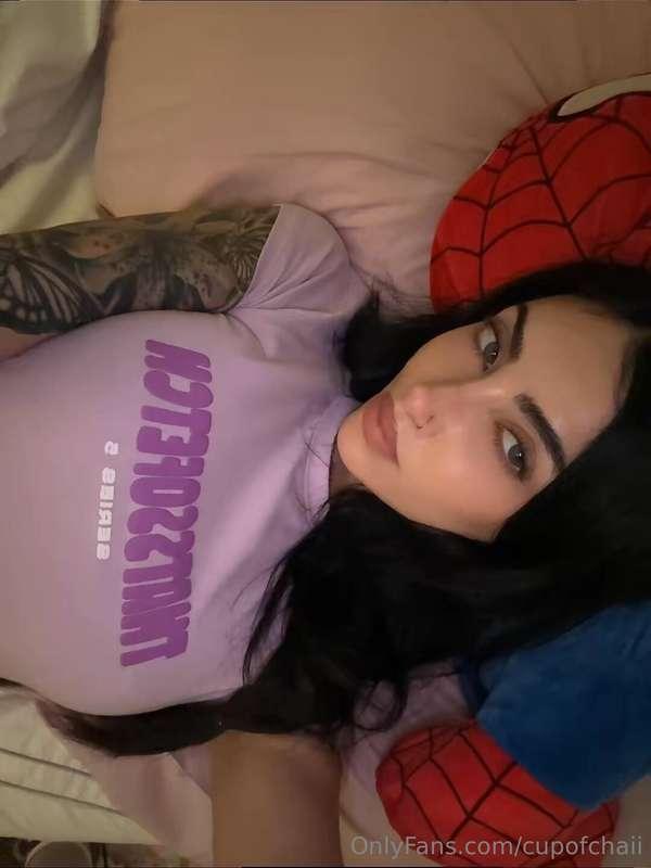 Lie down with me? :3