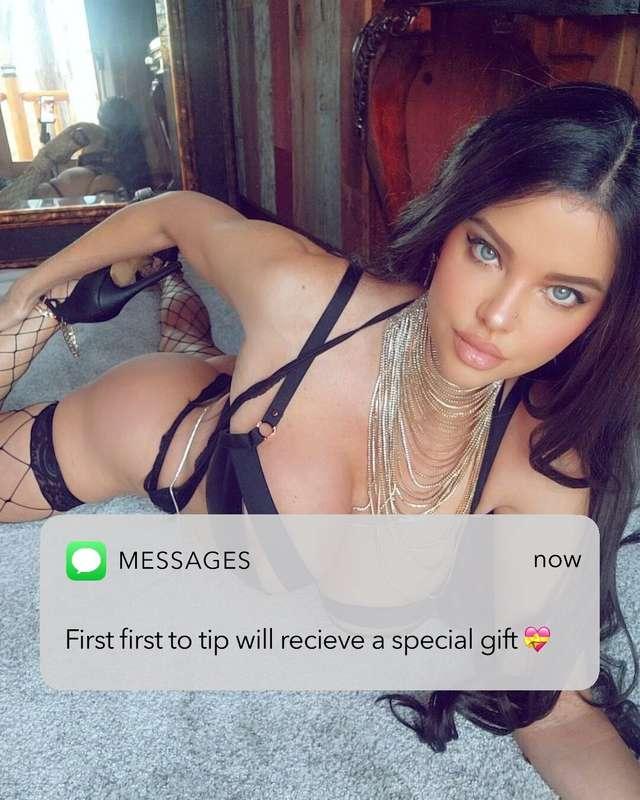 Consider this your Thursday pick-me-up 😇🍬