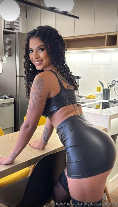 FREE SUB❗️Oh boy you're a lucky man 🤩 just look @selenacosta..