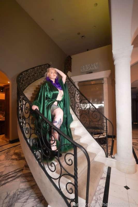 themoistqueen image #2