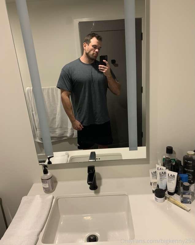 What I wear to the gym vs what’s hiding underneath… I like t..