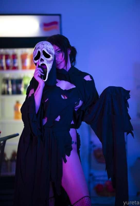 serving ghostcunt