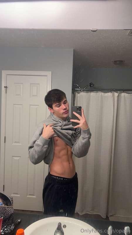 DM if you’re interested in a video call, must be ready to sp..