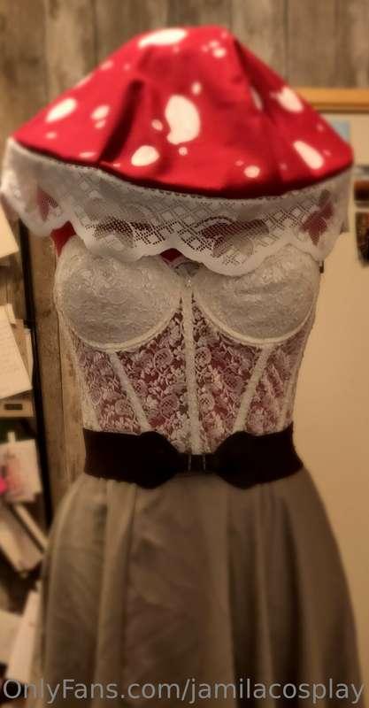 Sneakpeek for tomorrow's shoot😘🤭