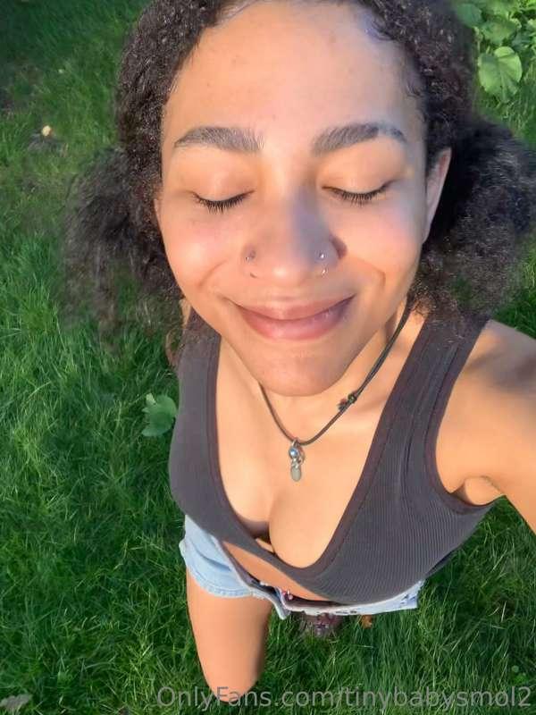 Hot hot new pics flashing my titties outside on my main page..