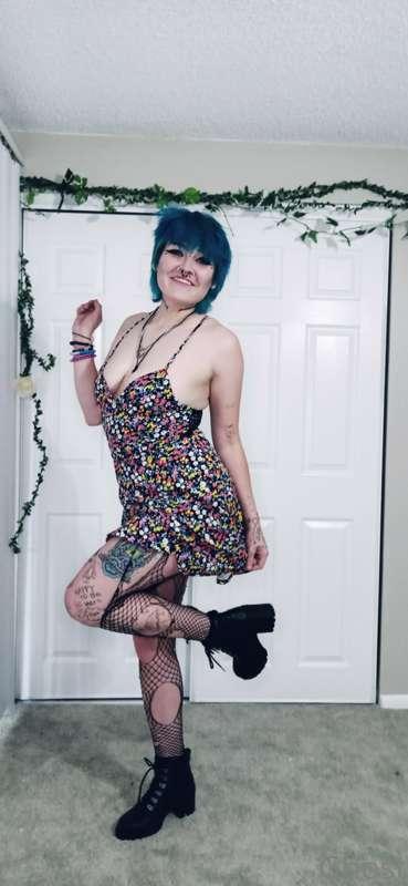 Do you think i look good in a dress? 👉👈