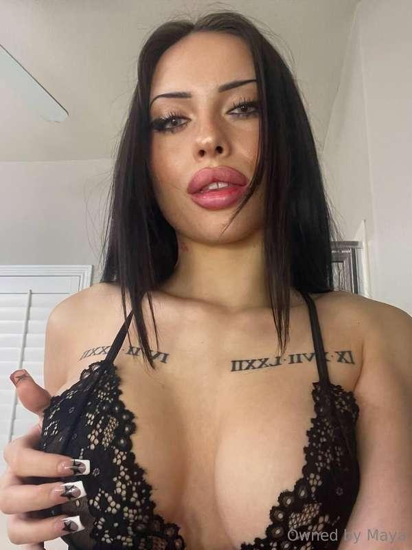 SEXY GIRL @hollylynnofficial IS THE MOST EXPENDABLE BEAUTY E..