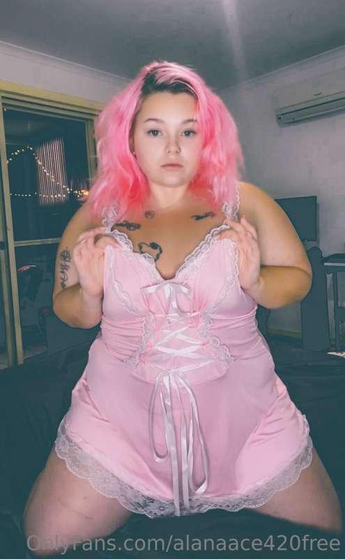 I love pink! DM me what your favourite colour is 🥰
