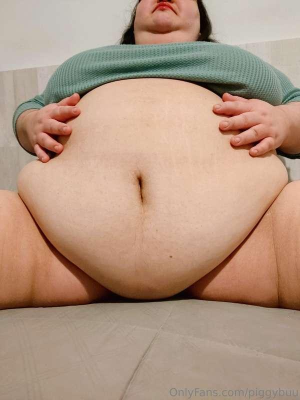 What is hidden behind my belly? You can find out if you want..