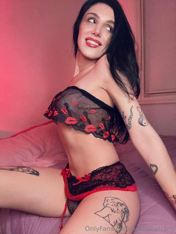 Delicate with a deadly edge 🌸