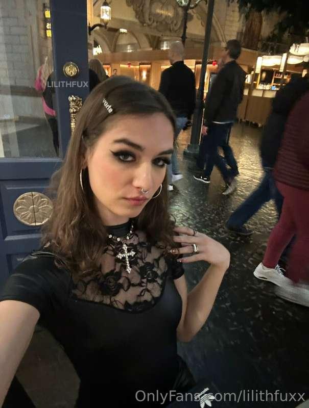 lilithfuxx image #0