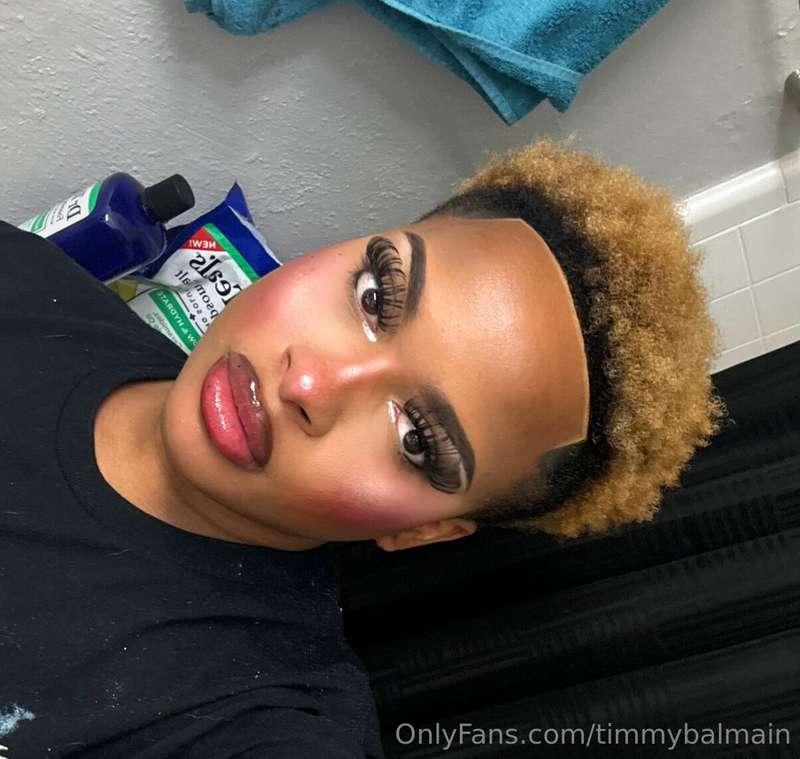 These lips are in need of something to lube up 🫦🍆
