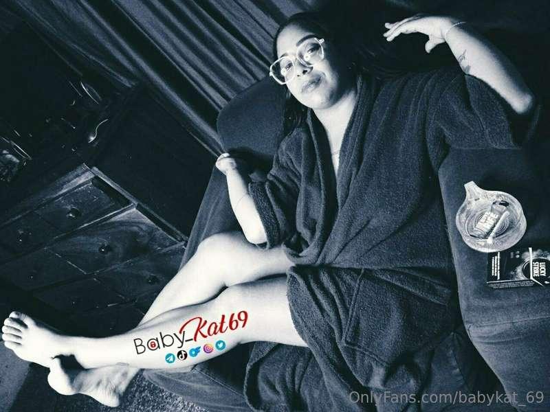 Aquí esperándote papi, que esperas para masturbarnos bien ri..