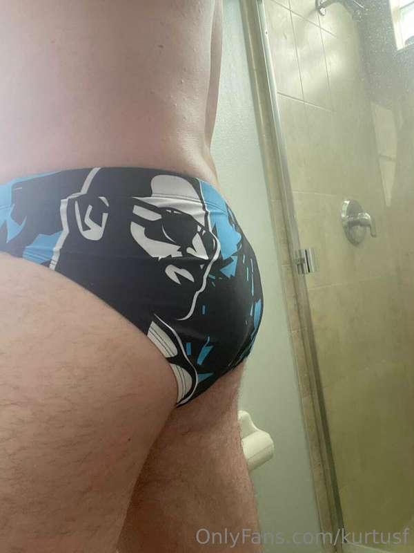 Man, these speedos really make my ass look nice