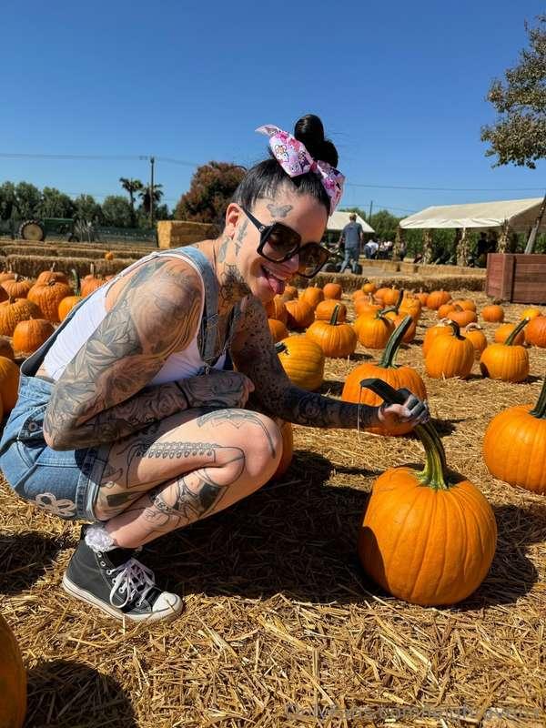 Wanna see my pumpkins 🎃