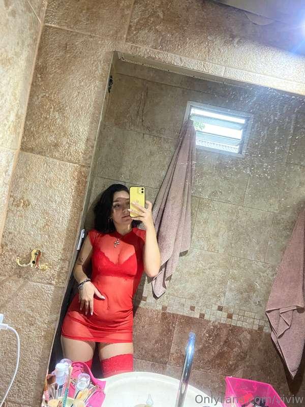 I dressed in all red for you! Do you like it?