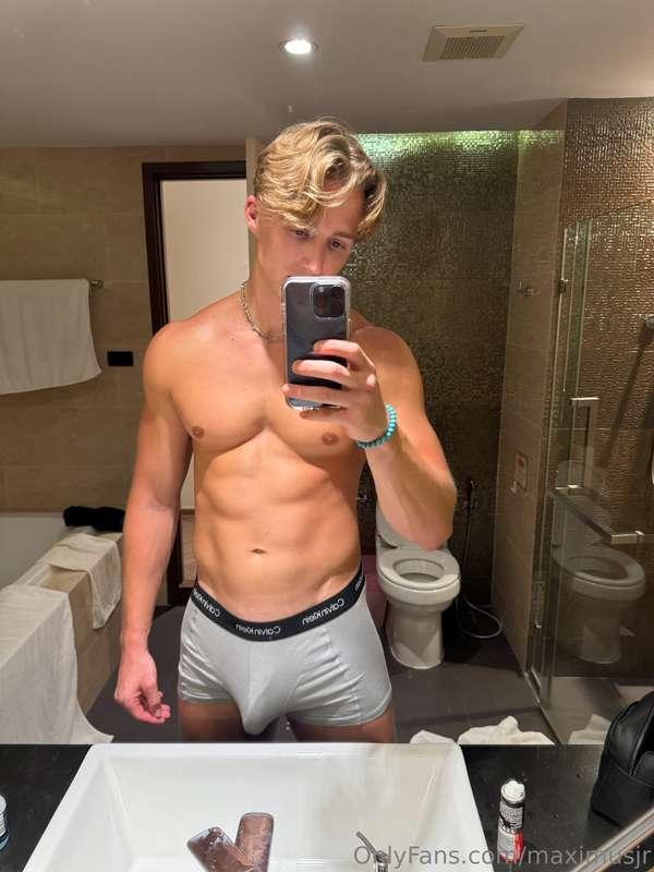 That is one big veiny 🍆 😈