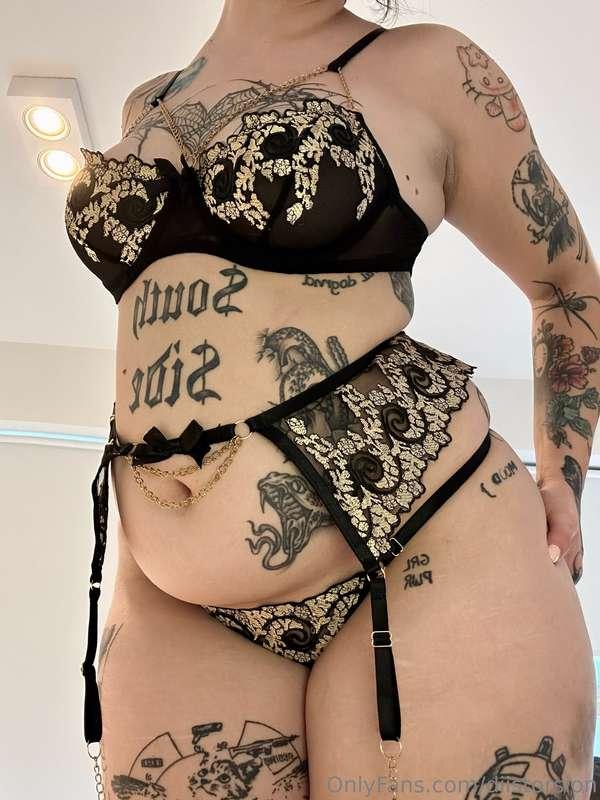 Come see my BELLY with sexy lingerie 🔥😋