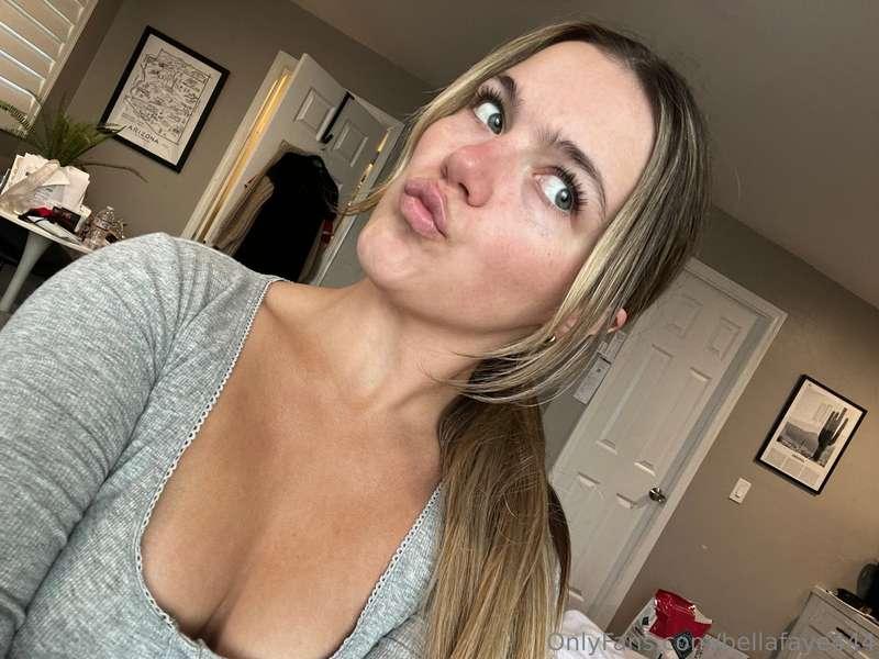 SOLO LIVE on here tonight at 8pm PST! Click my profile pic t..