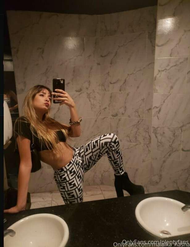 She is my best friend very sexy @malaika_nasha 🥵
