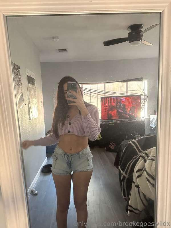 Mirror vibes: capturing the essence of today's confidence.🔥
