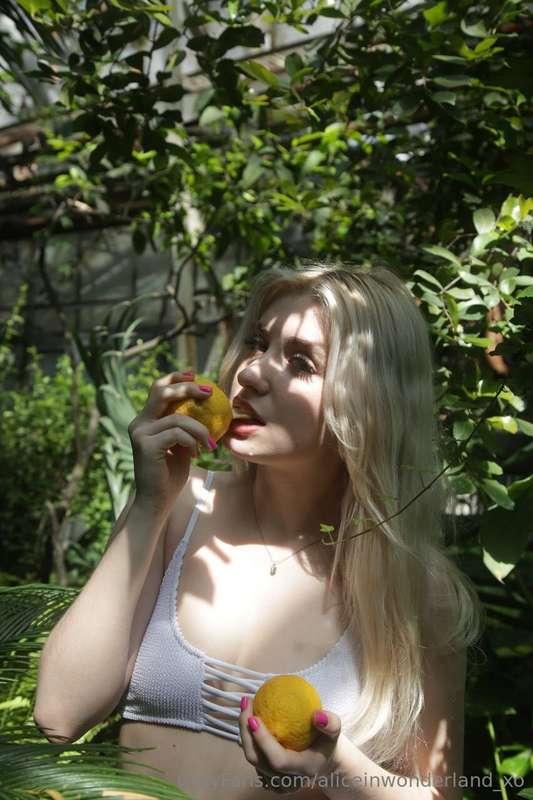 Whisper dirty secrets and I’ll share mine 🤫🍑