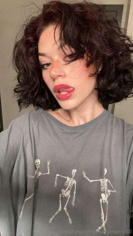 curvycherry00 image #2