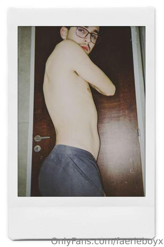 Don't look at me, I'm changing my underwear 🫣 No me mires, m..