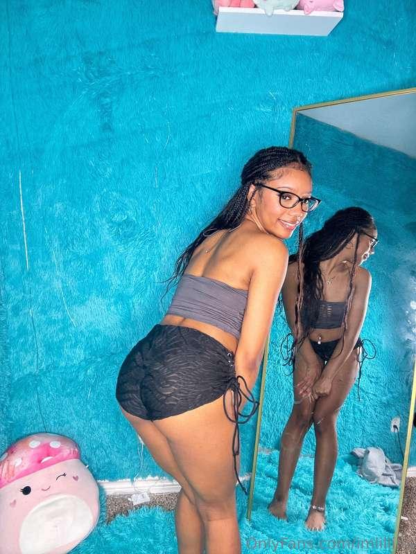 Wanna spank me?👅