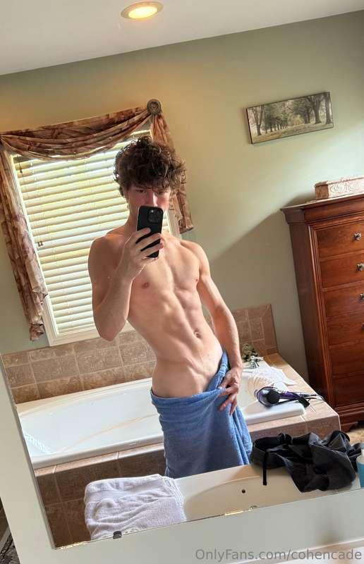 Who wants to have some fun 😏😏?