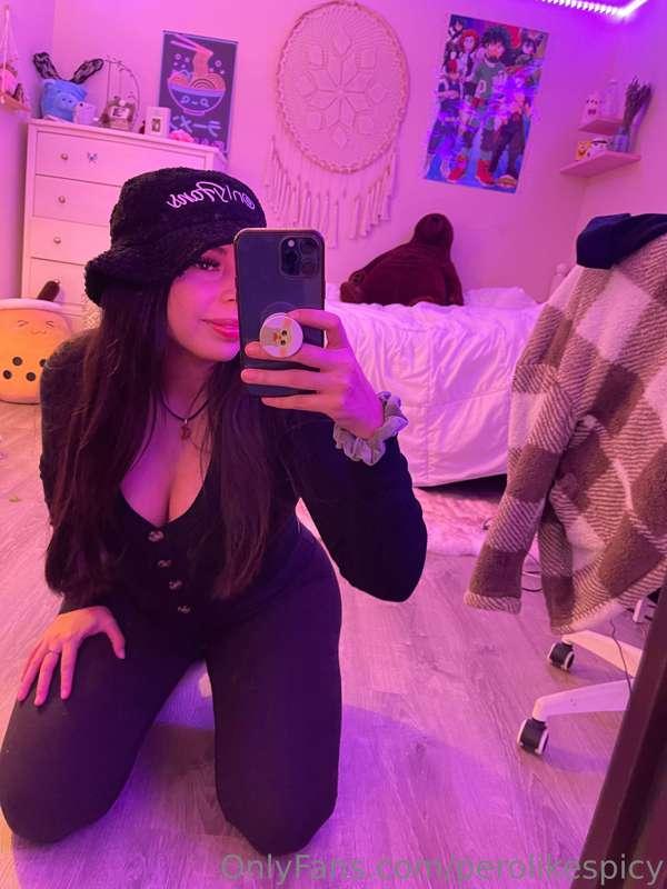 Like for spicy pics in your DM 🔥🥵