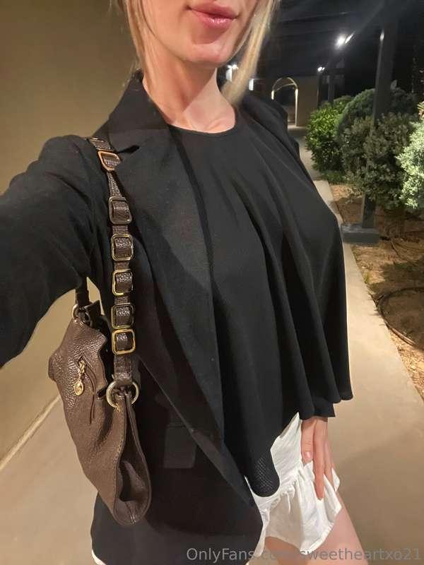 My outfit for dinner tonight ❤️ and a special view only for ..