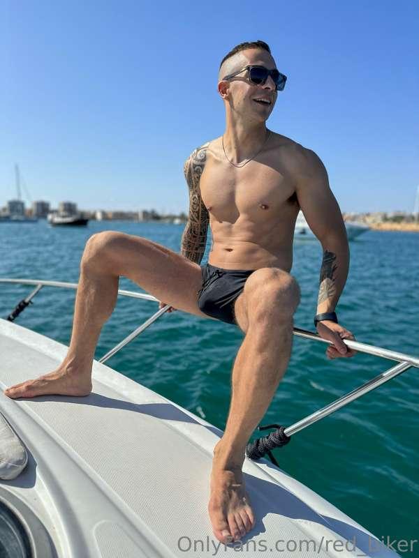 Beautiful day by boat !! What better way to enjoy the summer..