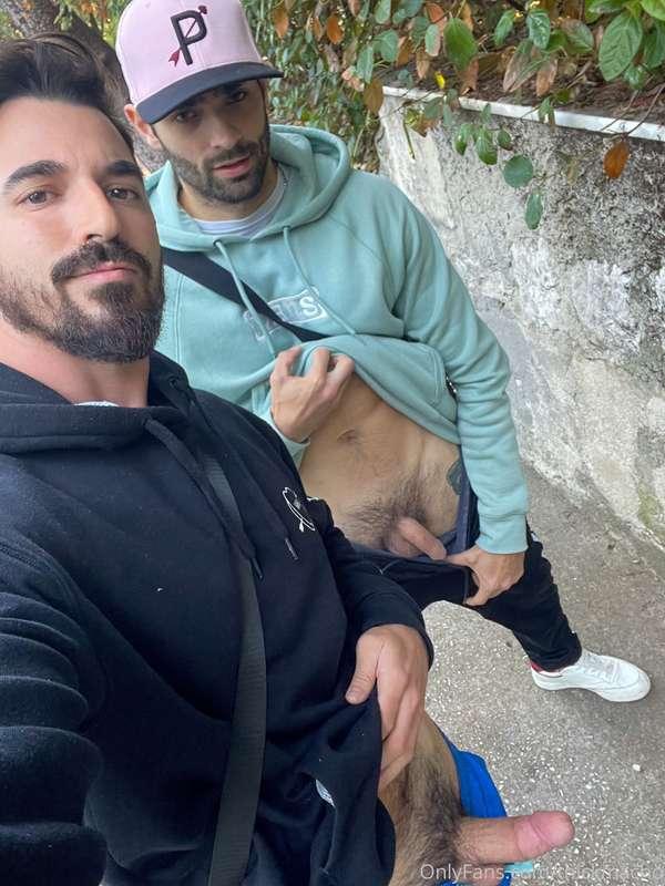 Bonjour from us 😉 @christianfor
