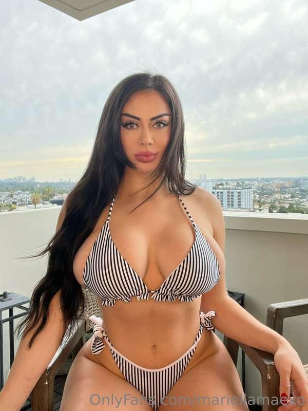 It's me again enjoying my balcony.😉
Have you tried having s*..