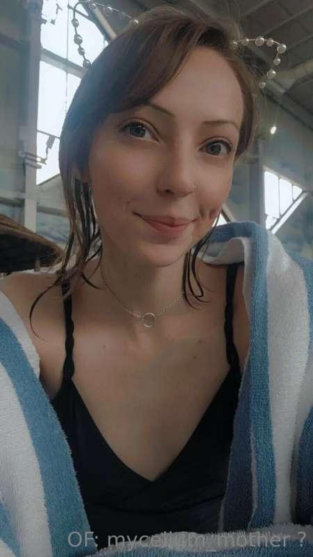 Wet pussy 

I'll be active tonight 🫶
