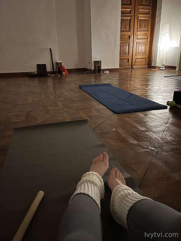The morning doesn't start with coffee, it starts with yoga 🧘..