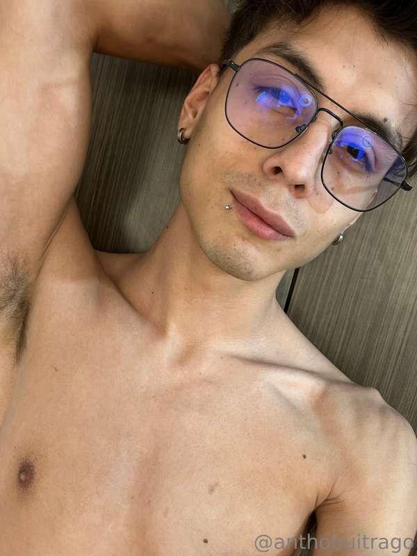 kneel down and suck baby 😈🤤