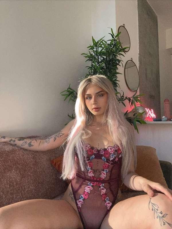 I’m ***LIVE RIGHT NOW*** Daddy! Hurry up and Join😈 Help me g..