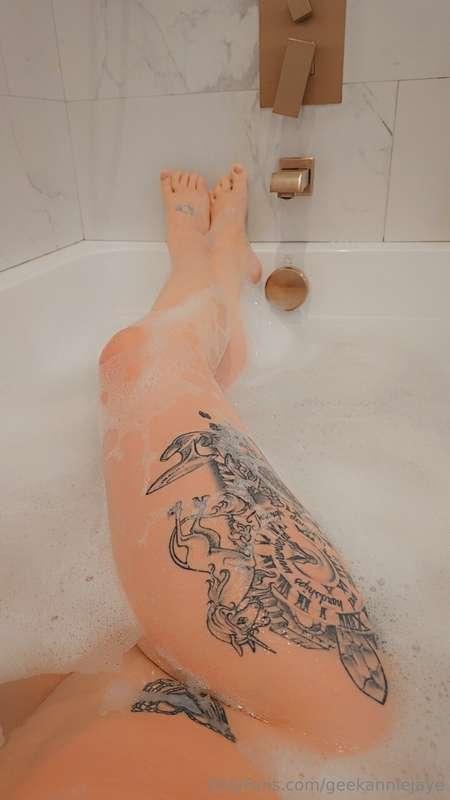 geekanniejaye image #1