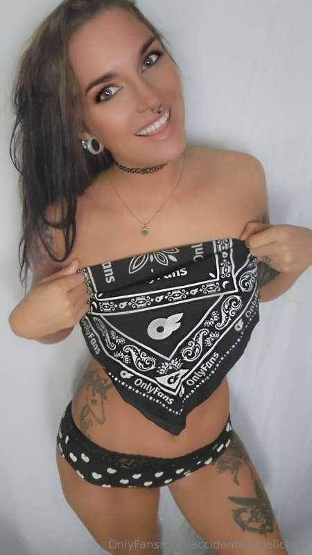 My naughty page is discounted!@onlyfans @merch https://onlyf..