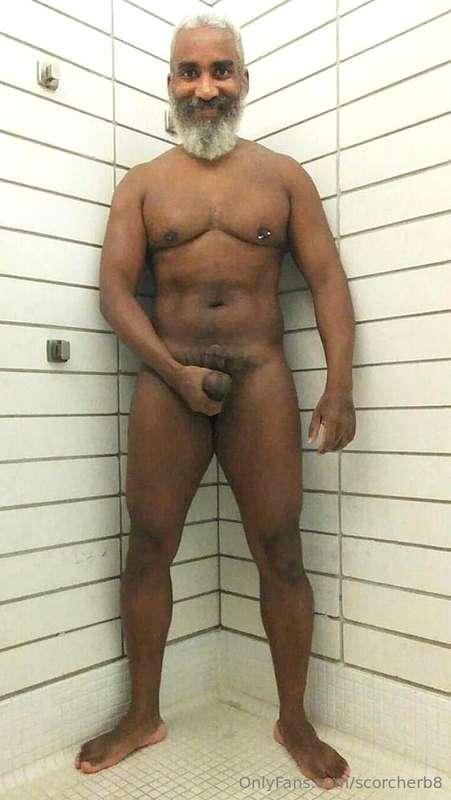 Testicles Tuesday!  #beard #musculardaddy #gay #feet #gaycru..