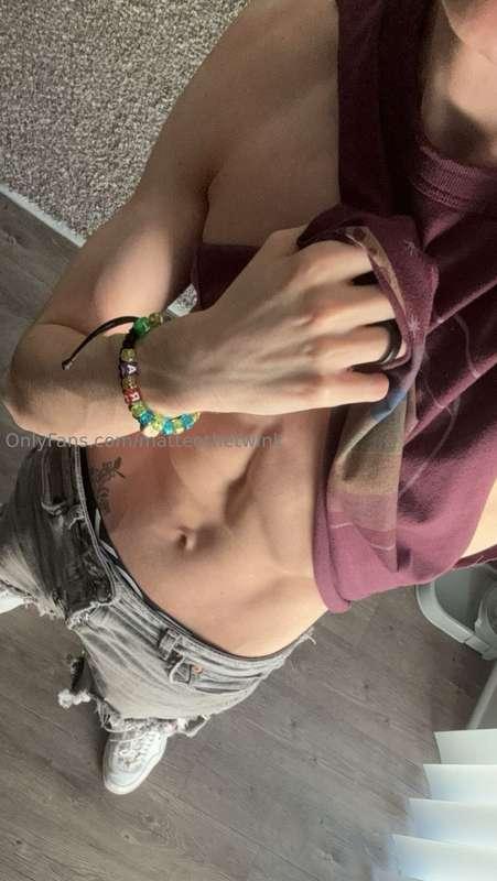 Rip my shirt off 😫