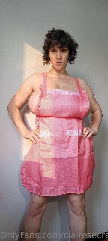 Hmmm 13 pictures of this hot housekeeper :)
Nice sundown lig..
