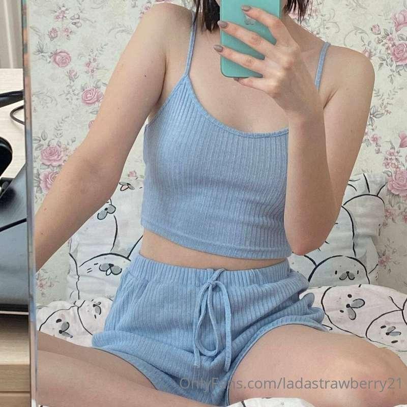 💗Daddy, I already started messing with my clit😘😘. my panties..