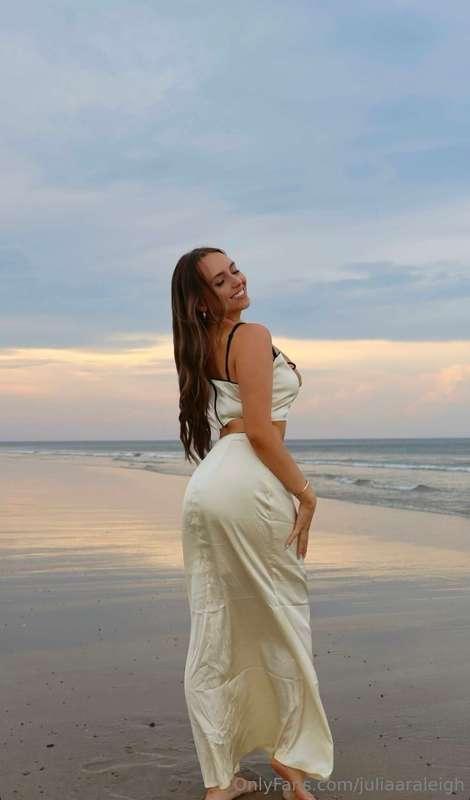 juliaaraleigh image #1