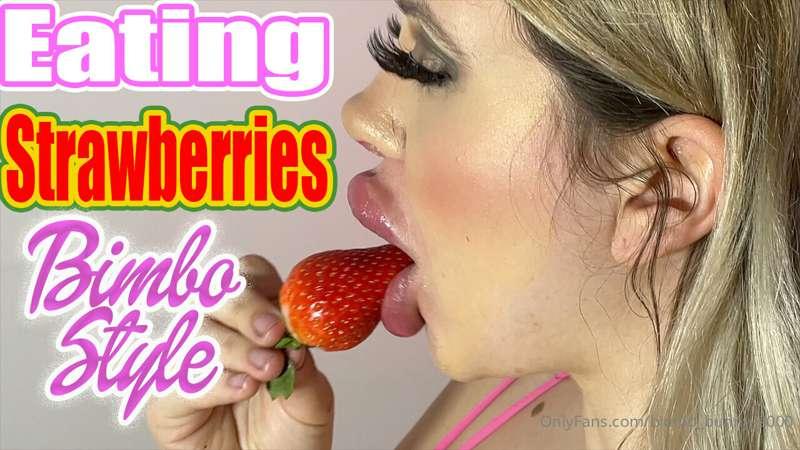 How does a bimbo eat a strawberry ? 🤔💕