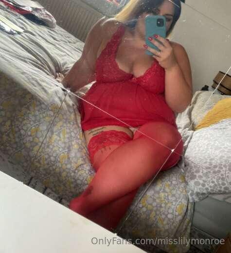 Think I might film something naughty tonight, feeling saucy!..