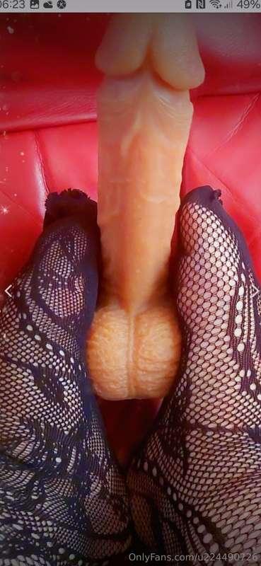 Oh baby I want my feet all over your cock xx