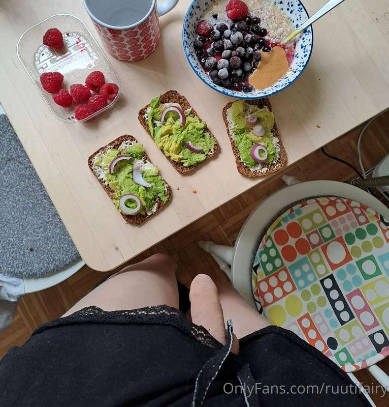 I made you brekky💕 why don't you come and eat🥰
